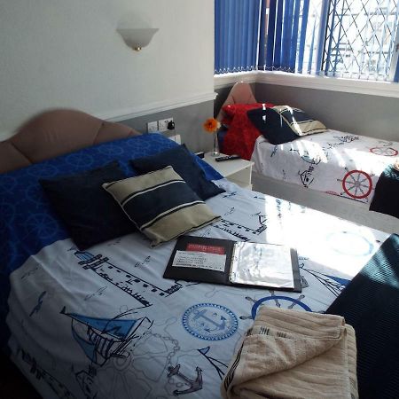 Andora Guest House Southport Buitenkant foto